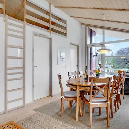 別荘 3 Bedroom Amazing Home In Knebel