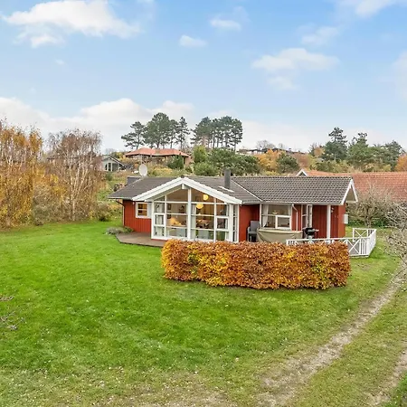 別荘 3 Bedroom Amazing Home In Knebel